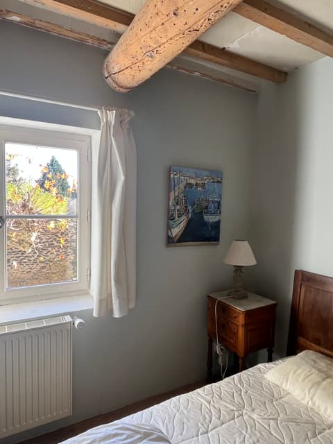 Room 4 - full room view