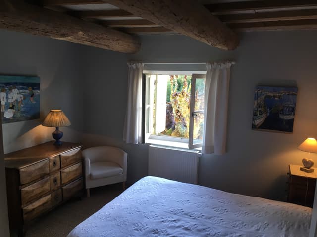 Room 4 - bedroom overview