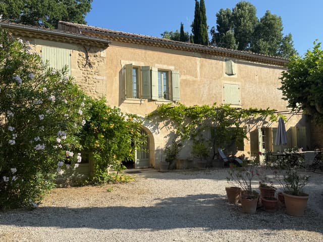 Provençal farmhouse facade
